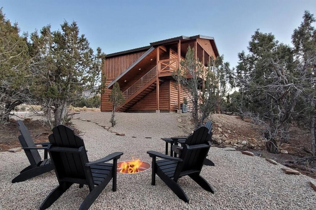 Painted Cliffs-Hot Tub, Amazing Views Between Zion And Bryce Villa Orderville Exterior photo